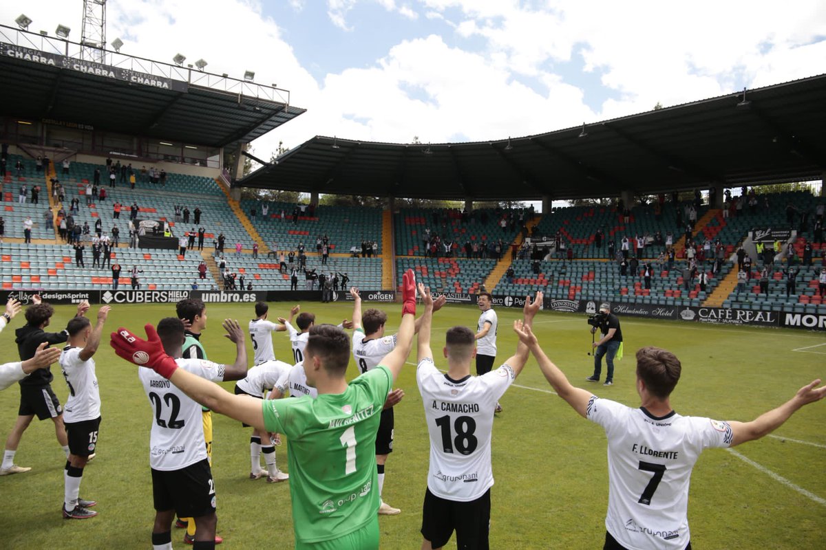 DeportesCopeSa's tweet photo. 📼 PODCAST | #DEPORTESCOPESA

👋 Final de temporada #SegundaB
📊 El Salamanca a 2RFEF
🔖 ‘Informe Escobar’
🎤 Declaraciones
💨 @Acandelas7 
🏟 #ElRondo
📁 Resultados fin de semana

🎧 ESCÚCHALO AQUÍ: https://t.co/FIOIjEnAi7 https://t.co/pzb7k1QdnY