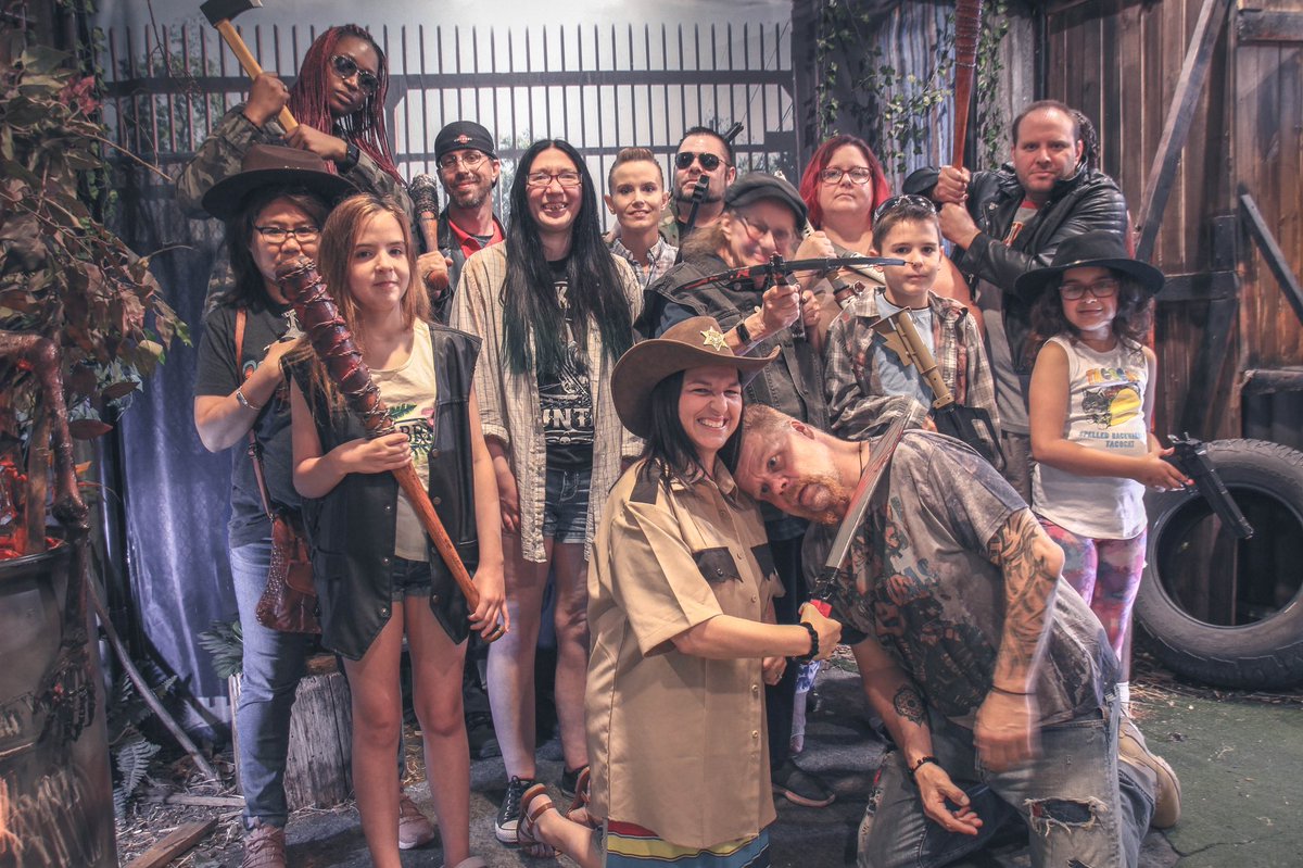 DuoReacts's tweet photo. Look at this group! The Duo Fam! https://t.co/kVrT0qpIQv