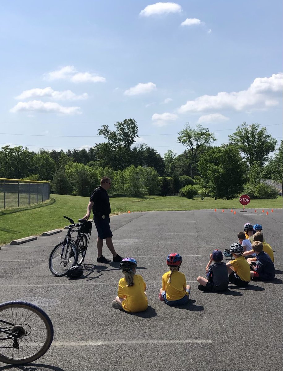 Newtown_Police's tweet photo. The Department’s International Police Mountain Bike Association #IPMBA Bicycle Instructor, Detective Camp had a great time over the weekend as he conducted a #bicyclesafety presentation for Pack 20’s Cub Scout Bike Rodeo. 😎🚲☀️ #besafe https://t.co/QsuBRVOzMr