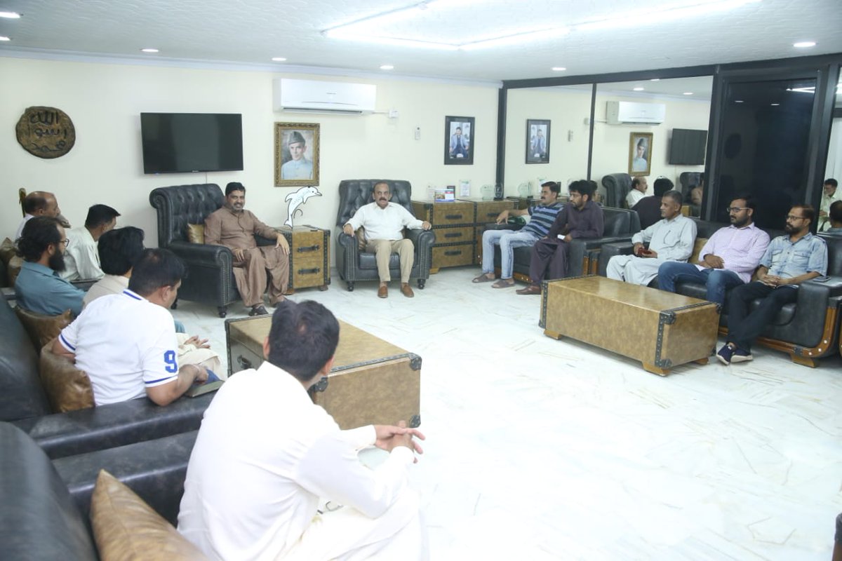 MQMPUpdates's tweet photo. پاک سرزمین پارٹی مرکزی سیکریٹریٹ پاکستان ہاؤس  میں لیبر فیڈریشن کا اجلاس منعقد ہوا جس کی صدارت صدر #PSP انیس احمد قائمخانی, وائس چیئرمین شبیر احمد قائمخانی نے کی، اس موقع پر صدر لیبر فیڈریشن محمد ندیم خان جوائنٹ انچارج محمد وسیم بھی موجود ہیں https://t.co/k5QAFuAZCQ
