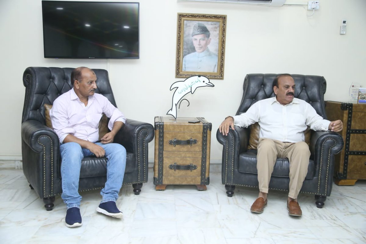 پاک سرزمین پارٹی مرکزی سیکریٹریٹ پاکستان ہاؤس  میں لیبر فیڈریشن کا اجلاس منعقد ہوا جس کی صدارت صدر #PSP انیس احمد قائمخانی, وائس چیئرمین شبیر احمد قائمخانی نے کی، اس موقع پر صدر لیبر فیڈریشن محمد ندیم خان جوائنٹ انچارج محمد وسیم بھی موجود ہیں