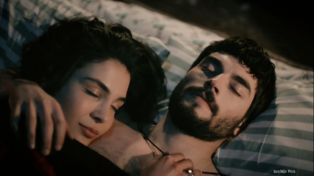 Miran ile Reyyan'ın düğün gecesi... 

#ReyMir✨