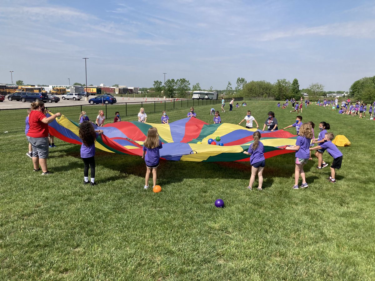 Field Day fun at <a href="/CREhseIN/">Cumberland Road Elementary</a>!  Students having a blast...with LOTS of mask and water breaks mixed in! Thanks <a href="/CRE_PTO/">CRE PTO</a> for the popsicles!