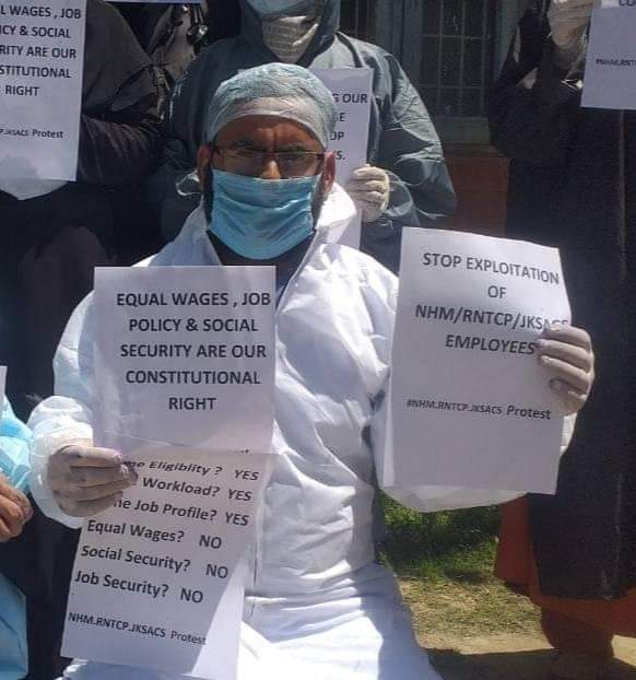 Equal wages, job policy and social security: Our constitutional right. <a href="/OfficeOfLGJandK/">Office of LG J&K</a> <a href="/manojsinha_/">Manoj Sinha</a> <a href="/AtalDulloo/">Atal Dulloo</a> <a href="/yasinc_ias/">Yasin M. Choudhary</a> @JKgrievance #CovidWarriors
