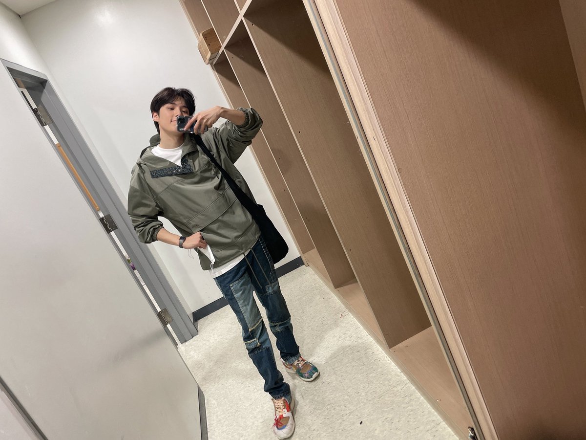 OfficialMONSTAX's tweet photo. 퇴근!!입니당 #민혁 https://t.co/6h5Q1GfCfb