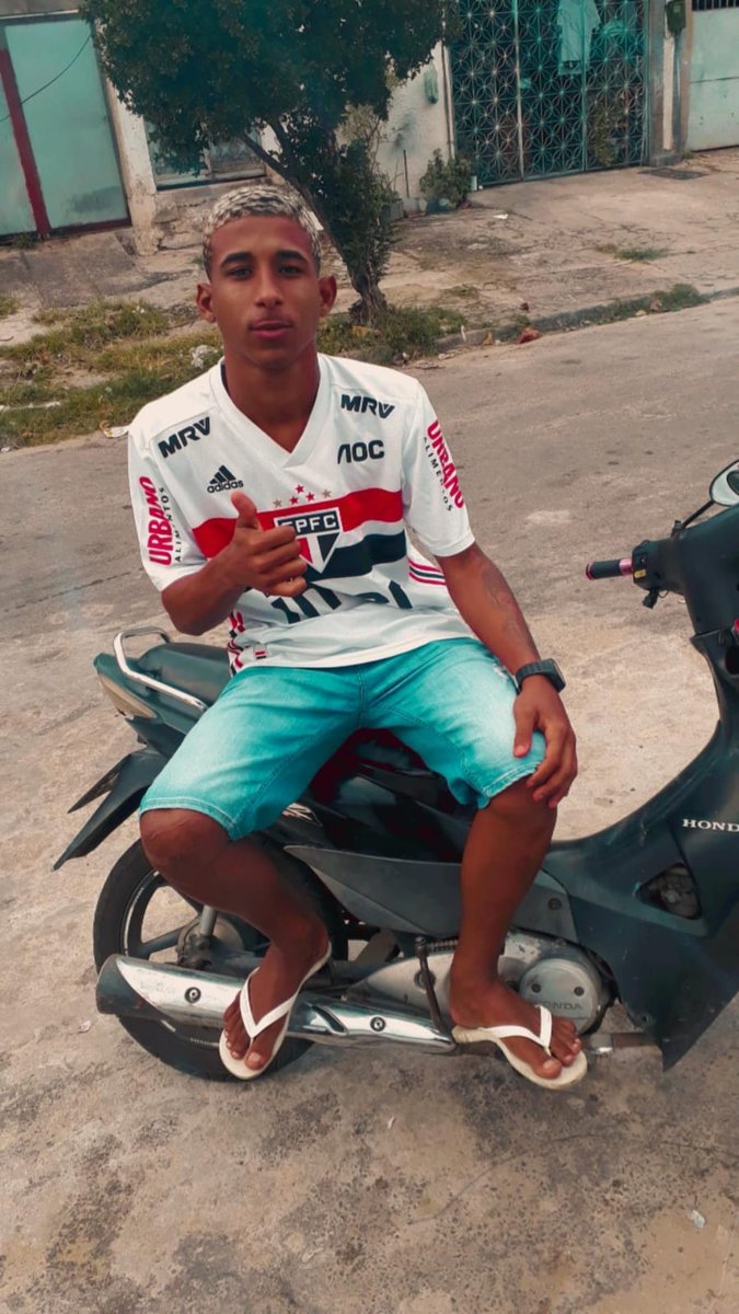 2gbarbeiro's tweet photo. Só tenho a agradecer a deus por mais um ano de vida , 22 do 2g 🎈🎉🎊❤ https://t.co/rRr79XcemK