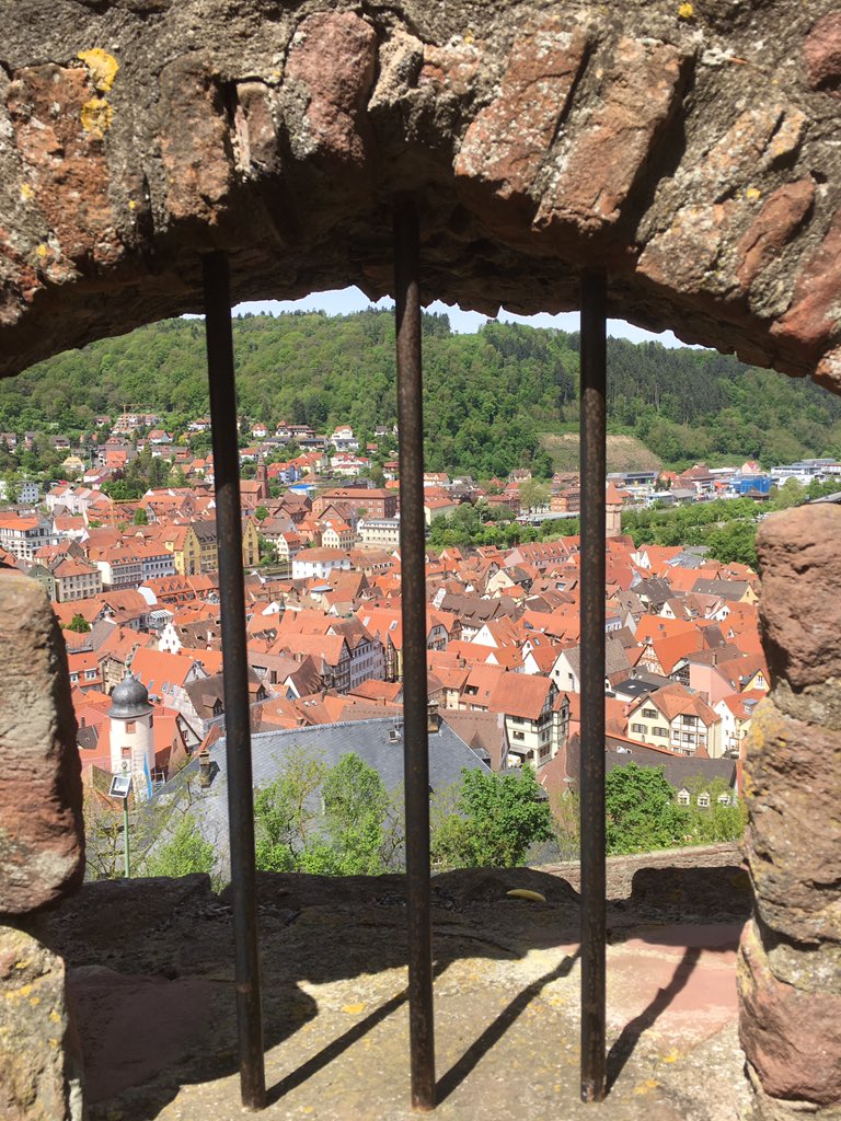 veronica_vania's tweet photo. Wir haben unseren sonnigen #Pfingstmontag in #wertheim verbracht 👩🏻👧🏻☀️😎🏰 #feiertag #pfingsten #deutschland #WertheimAmMain #Burg #Castle https://t.co/uK7UQRwFW0