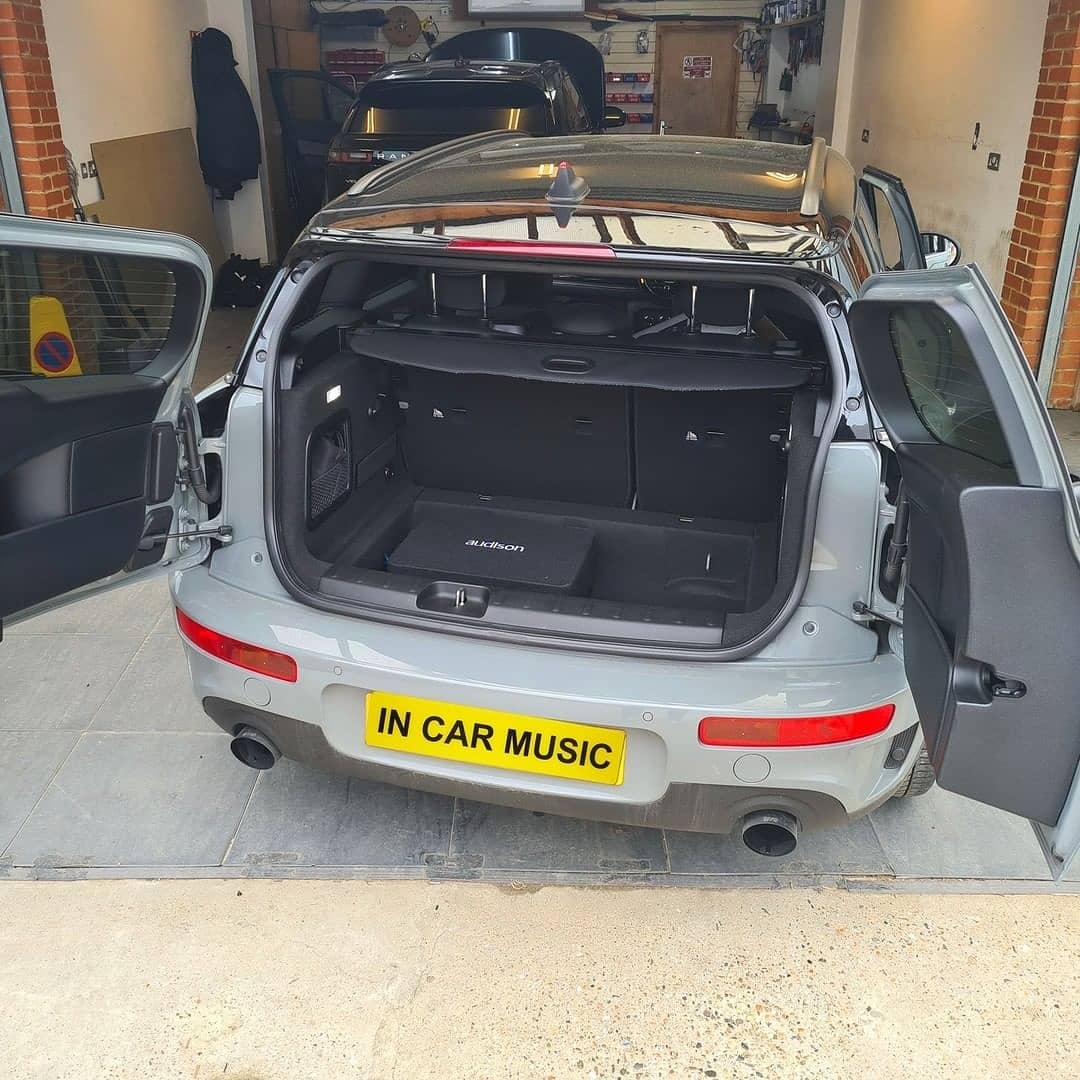 AudisonOfficial's tweet photo. ๐ @InCarMusic1 Clubman Cooper S 2017 ๐ wanted to add more bass to its basic sound system so we installed the Active 10" Subwoofer Compact Enclosure 400w RMS from Audison๐ต
#AudisonPrima #subwooferbox #subwooferenclosure #miniclubman https://t.co/P0xcnvHSMJ