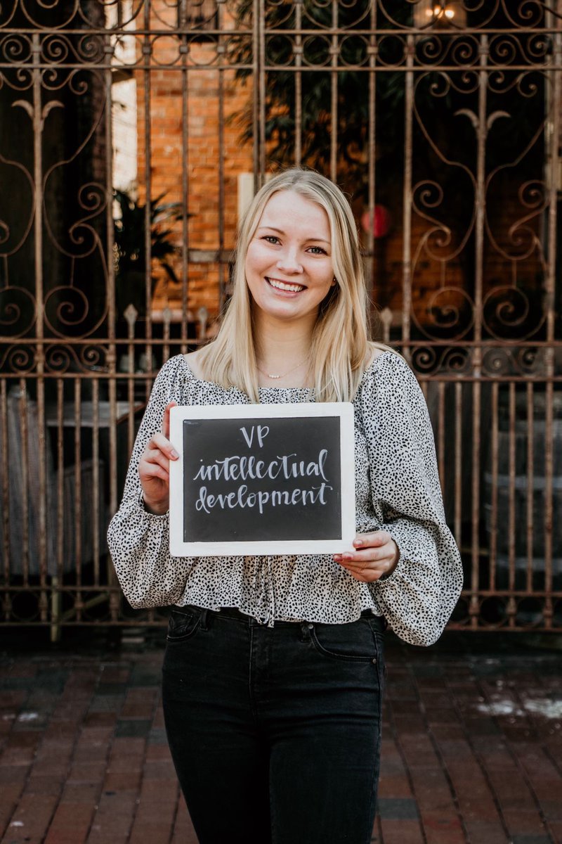 FGCU Alpha Chi Omega tweet media