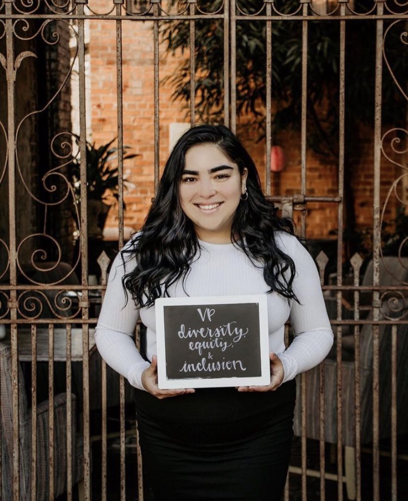 FGCU Alpha Chi Omega tweet media