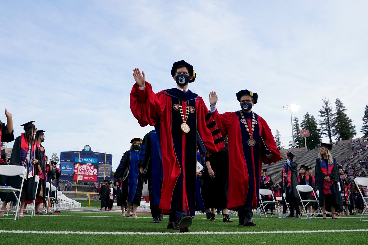 Fresno_State's tweet photo. Whether you're a first-gen #FresnoStateGrad or continuing a family legacy of alumni, we're proud to call you a Bulldog for life.

More images from Fresno State’s 109th/110th Commencement: https://t.co/a7scmOQ6Da https://t.co/LKGqVoPkFw