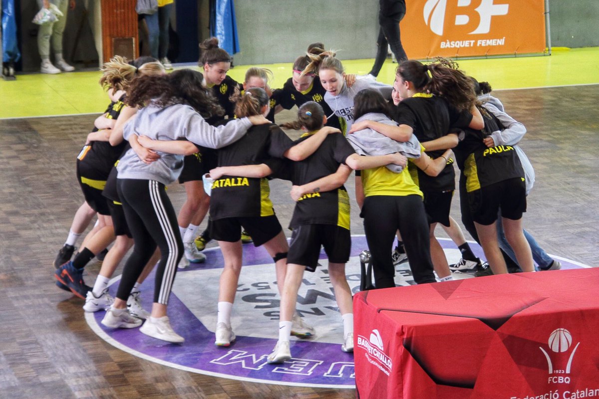 🏆 El Club Basket Almeda es proclama campió de Catalunya Júnior Femení Preferent i subcampió de Catalunya Infantil Femení Preferent! 👏

📸 Ferran Torné (FCBQ) / Club Basket Almeda