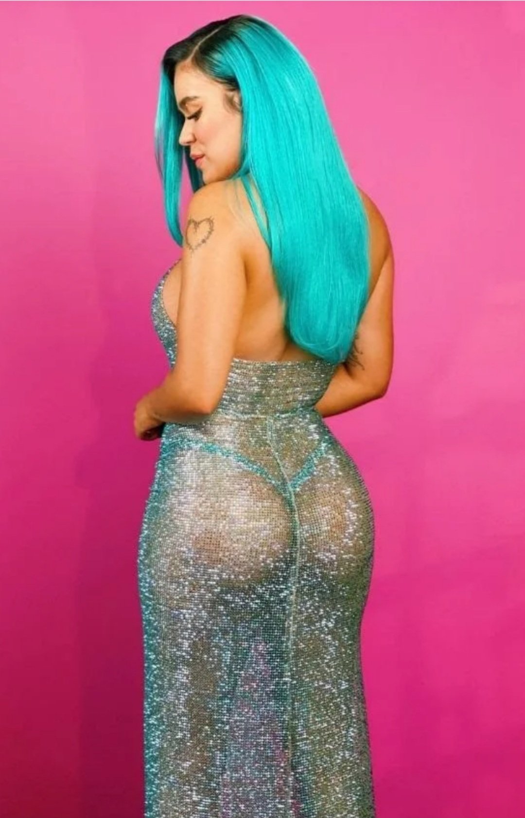 ALEX on X: KAROL G. CASI DESNUDA LA CANTANTE SUBE FOTOS EN SU CUENTA DE  INSTAGRAM #regeton #badbunny #karolg #daddyyankee #venesuela #nattynatasha  #donomar #anuel #musica #musicaurbana t.coyYs3Ovy01w  X