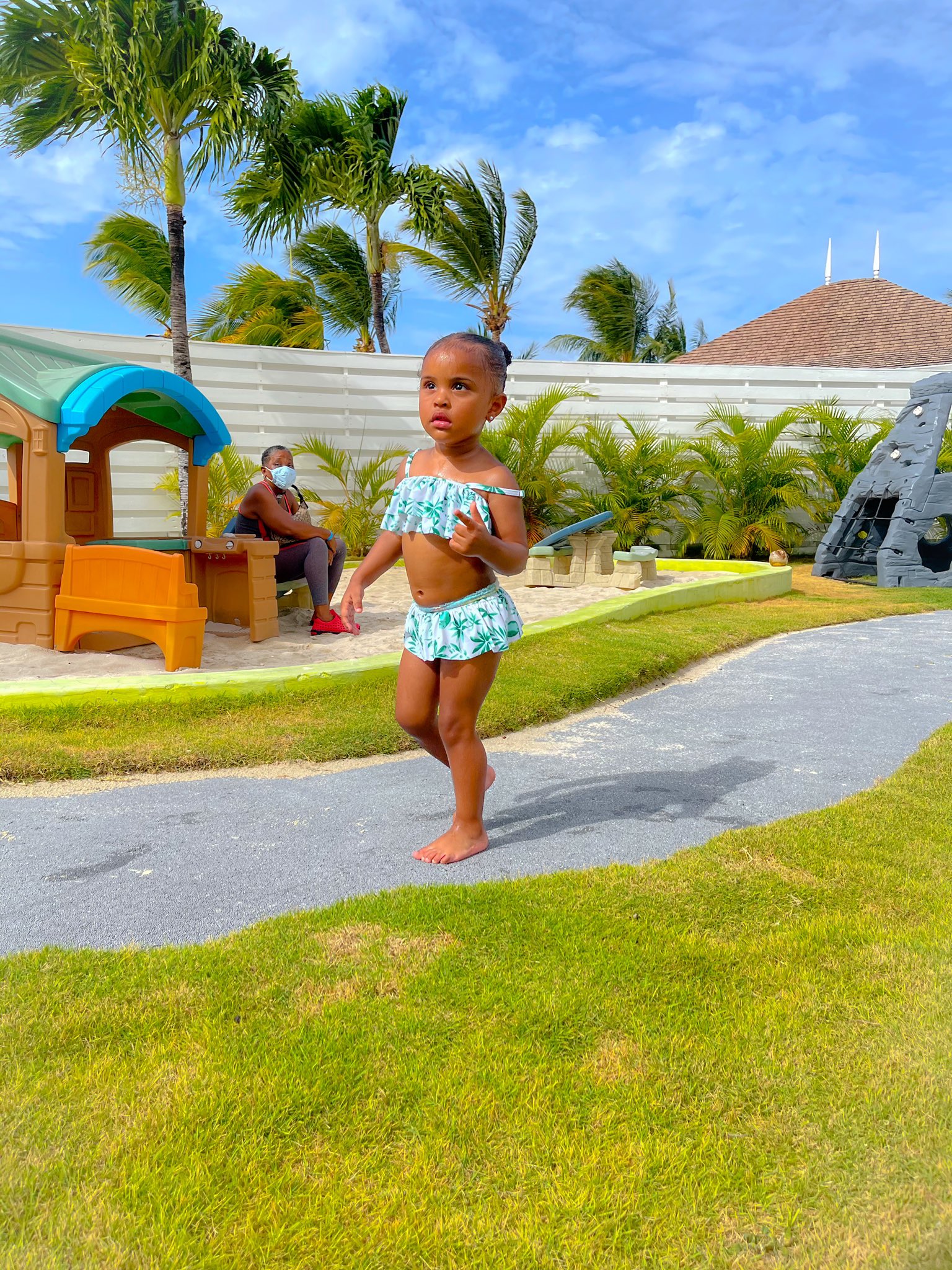 Jaylisa Hoehne: Living Her Best Life - dllt31z