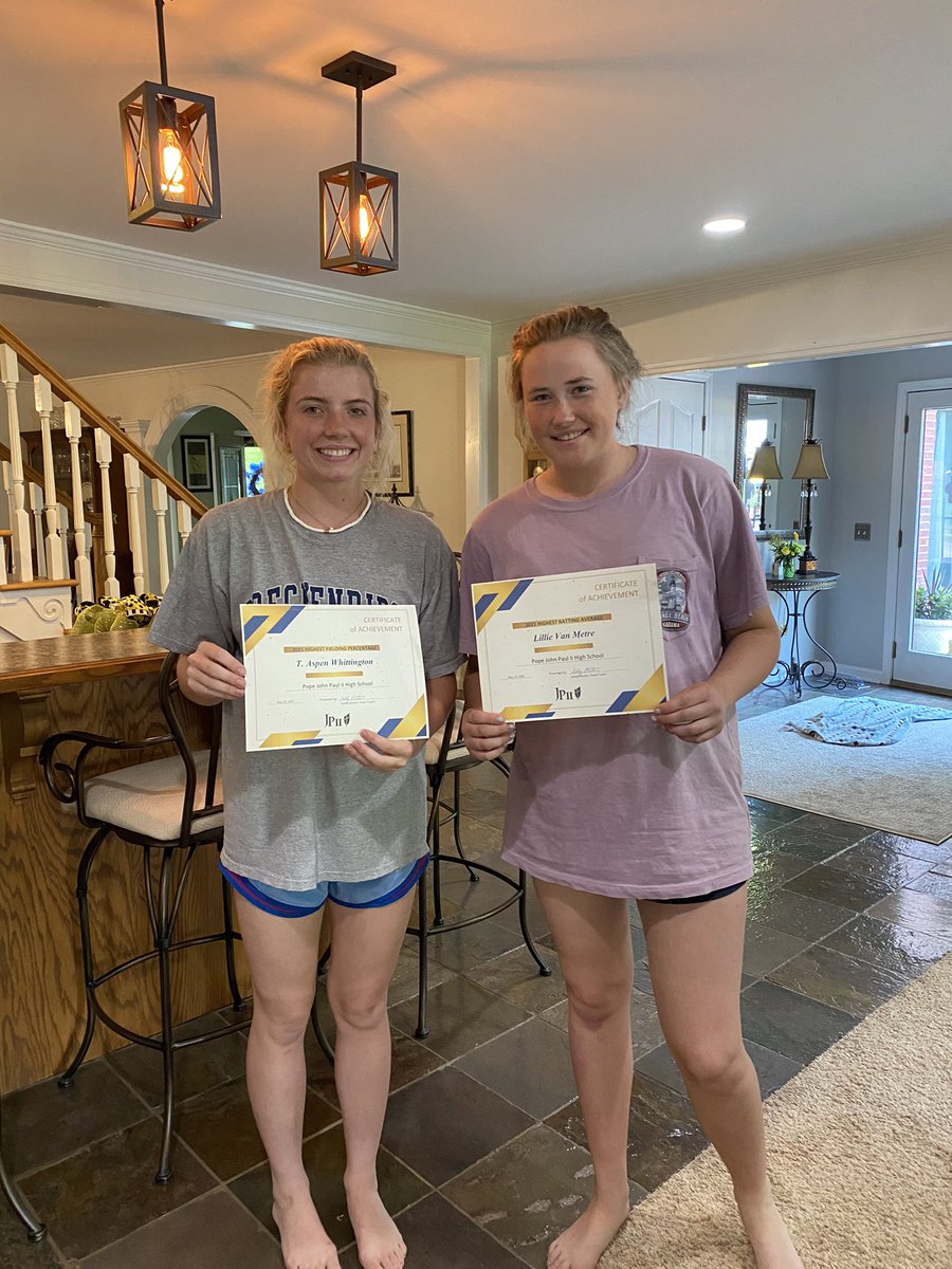 SoftballJpii's tweet photo. 2021 🥎 season &amp; banquet are in the books! We say goodbye to our Seniors @LillieMetre &amp; @TAspenWhitting1. You ladies have bright futures ahead of you! @BryanVolleyball &amp; @daccwsb are fortunate to get you.
For our returning players, tryouts are coming soon - work hard! 🥎💪🥎 https://t.co/YNSTEJW1xQ