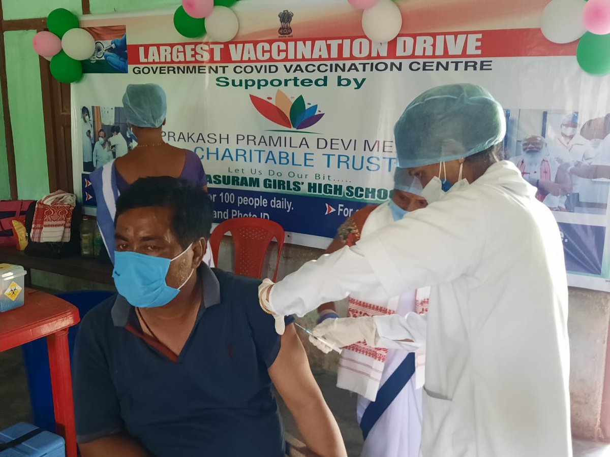 HealthHojai's tweet photo. Deputy Commissioner Hojai inaugurated Model Vaccination Centre at Lanka BPHThis Model Vaccination site is supported by Omprakash Pramila Devi Momorial Charitable Trust.More such Model Centre will be coming supported by different NGOs/trusts @nhm_assam @PomiBaruah @CMOfficeAssam https://t.co/pRMgHg7zHj
