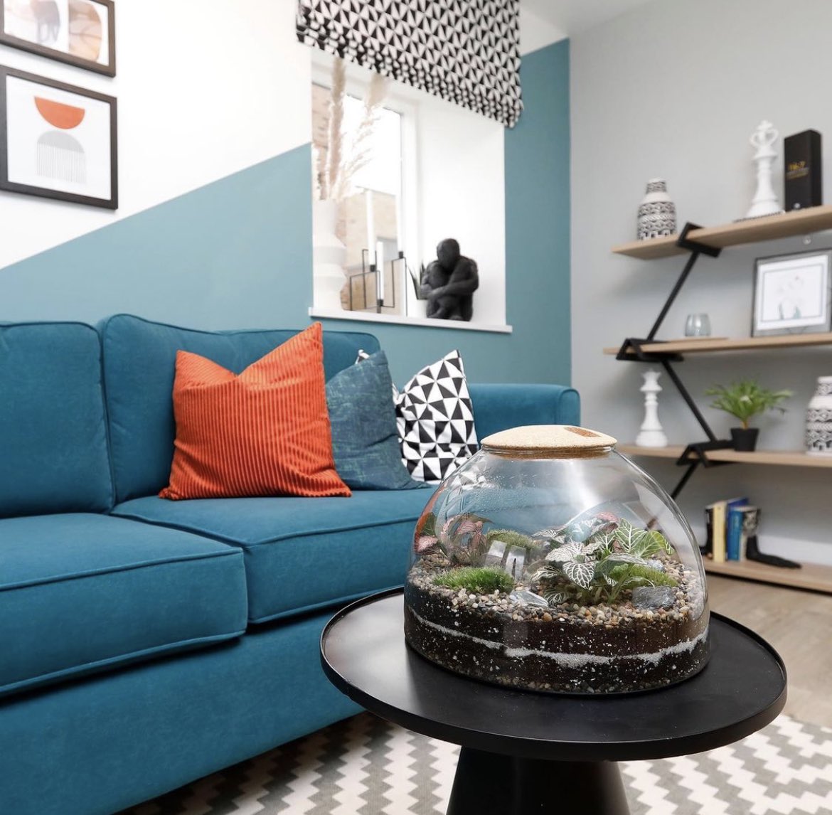 cambridge_ip's tweet photo. Janet from Small and Green Cambridge recently visited our #Ironworks Mill Road show home to create a beautiful leafy terrarium. 🌱
#cambridge #thisiscambridge #newhomes #gardeningideas #loveyourplants #terrarium #cambridgeuk #cambridgeshire @Hill_Group_UK @camcitco https://t.co/yawOTUo8LY