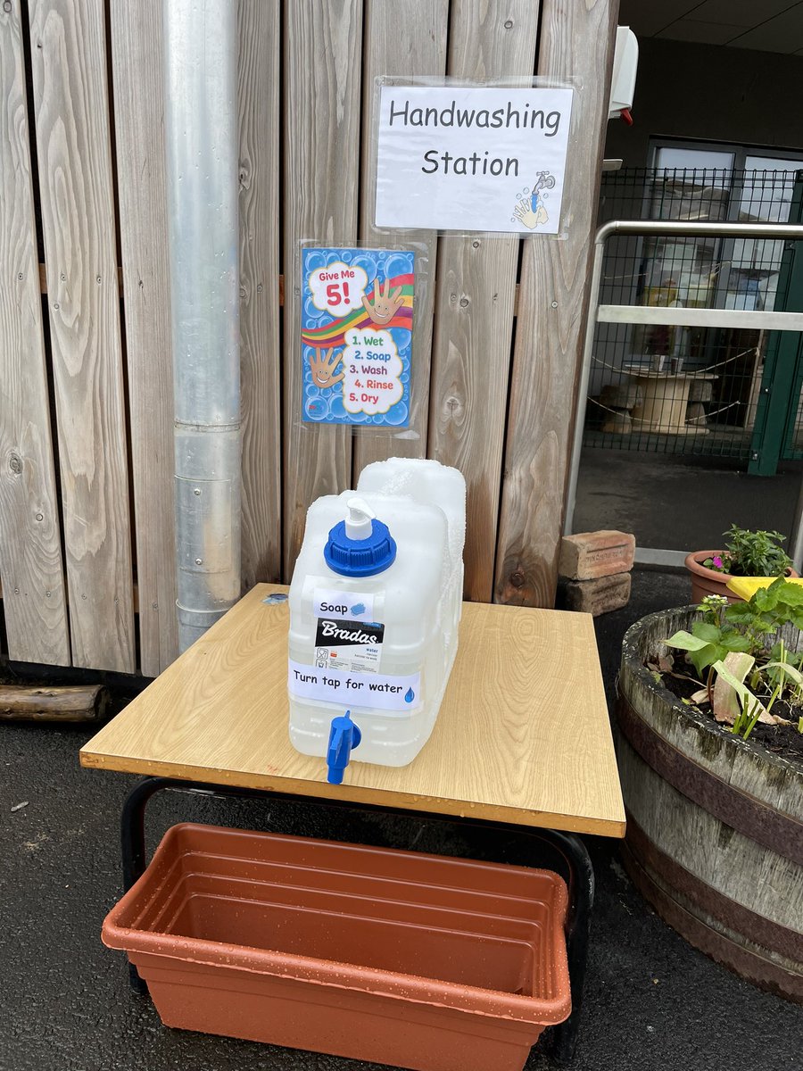 WinchburghN's tweet photo. Our new outdoor hand washing stations #safesally @WinchburghPS https://t.co/5IoCBCFnGy