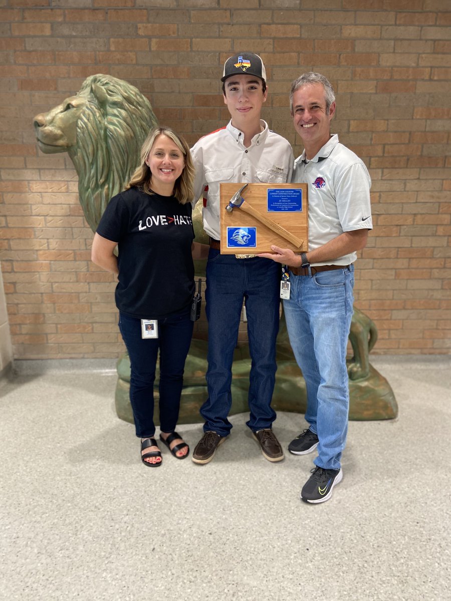 @LHS_principal20 is honored to present JD Kelley with the 20-21 Lion Country Cowboy Construction Award! The scholarship award, in memory of Spencer Bryce Holbrook, is awarded based on outstanding performance in Carpentry &amp; Construction at Leander High School. Congratulations, JD!