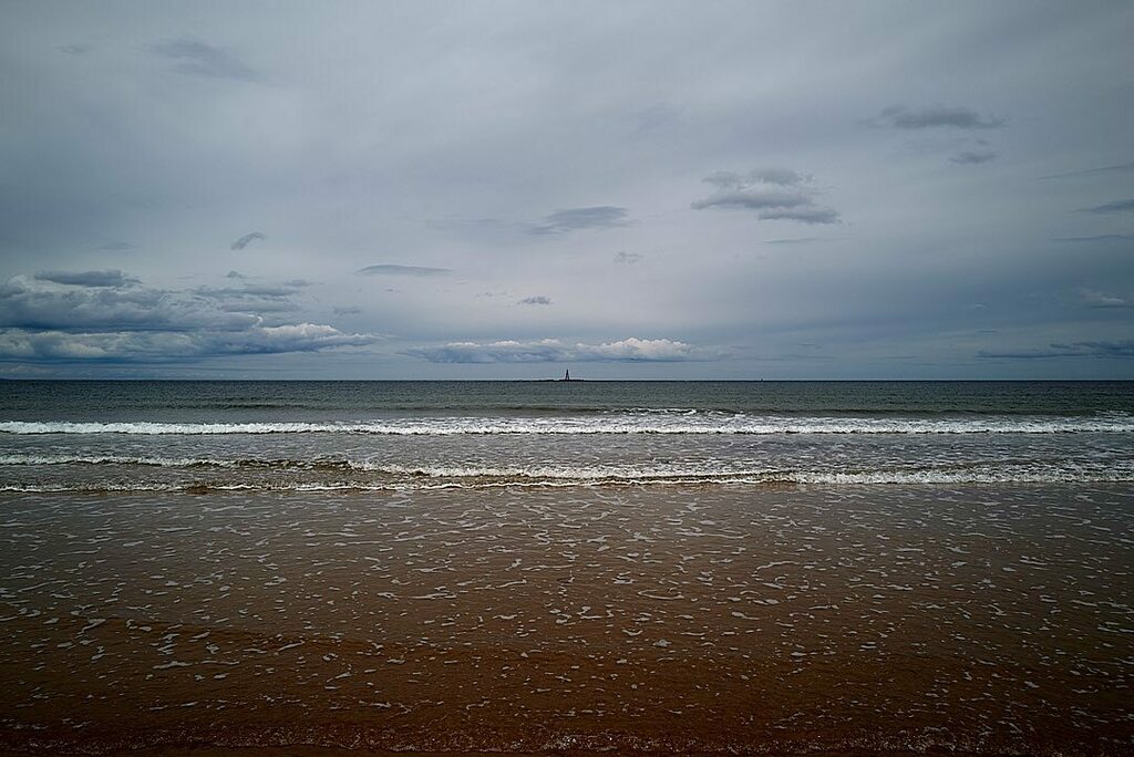 hughhamilton's tweet photo. Skerries at 3 miles
.
.
#lossiemouth #westbeach #Moray #Skerries #waves #distance #Scotland #clouds #sky #sea #view #blue #grey #may #color #light #58north #leica #leicaq2 #eizo #captureonepro21 #ideasonphotography #copyrighthughhamilton Sand, Sea, Sky at Lossiemouth Skerrie… https://t.co/fvVstKkI33