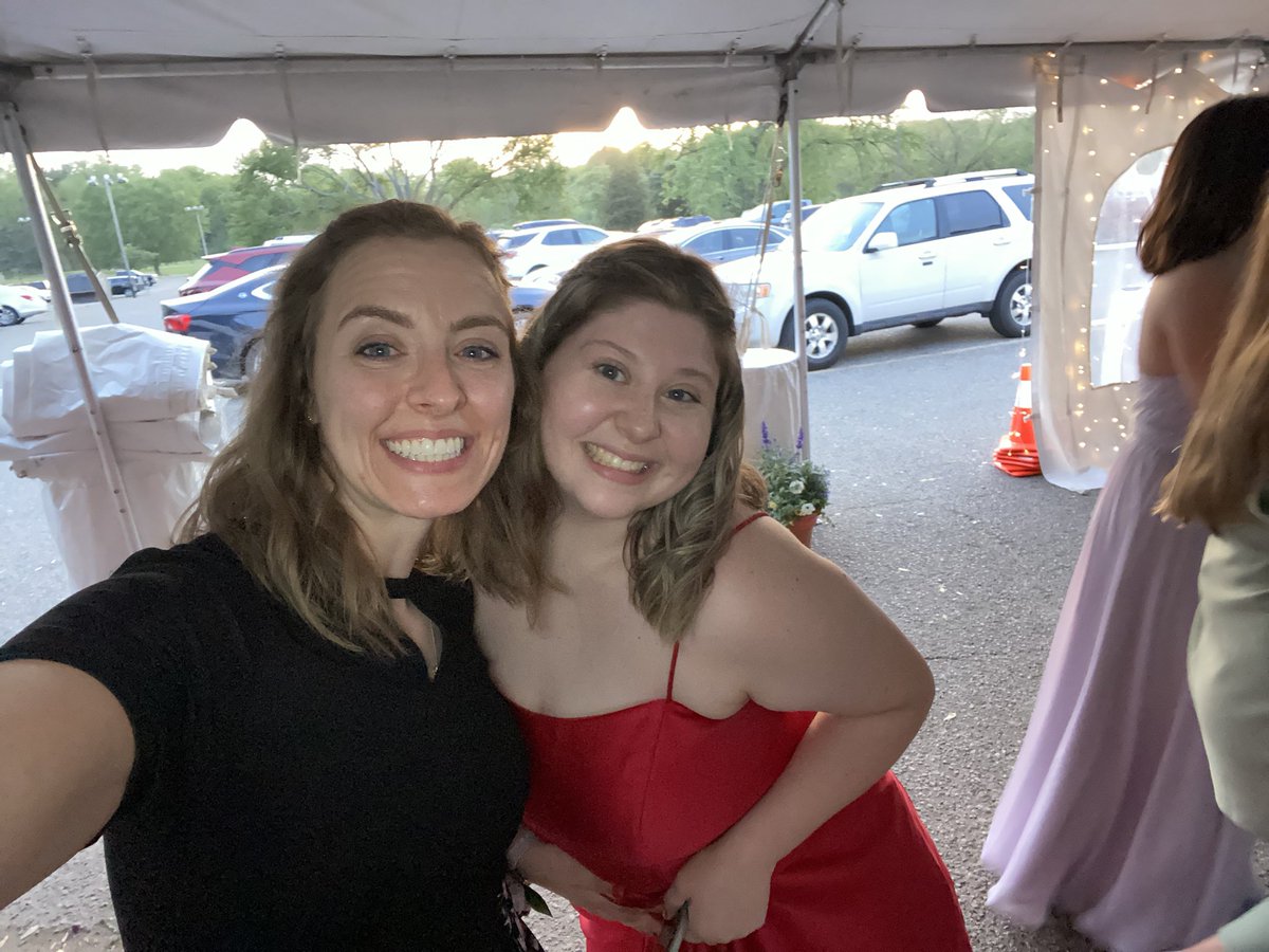 ErinRobinsonSC's tweet photo. Prom 2021 was SO MUCH FUN! I’m going to miss these goons ❤️❤️ https://t.co/f1kT55RmXd