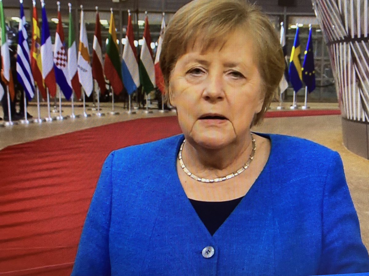 „Wir haben eine Zwangslandung gesehen, alle anderen Erläuterungen sind völlig unglaubwürdig. Roman Protasevich muss sofort freigelassen werden.“

Angela Merkel bei Ankunft zum EU-Gipfel