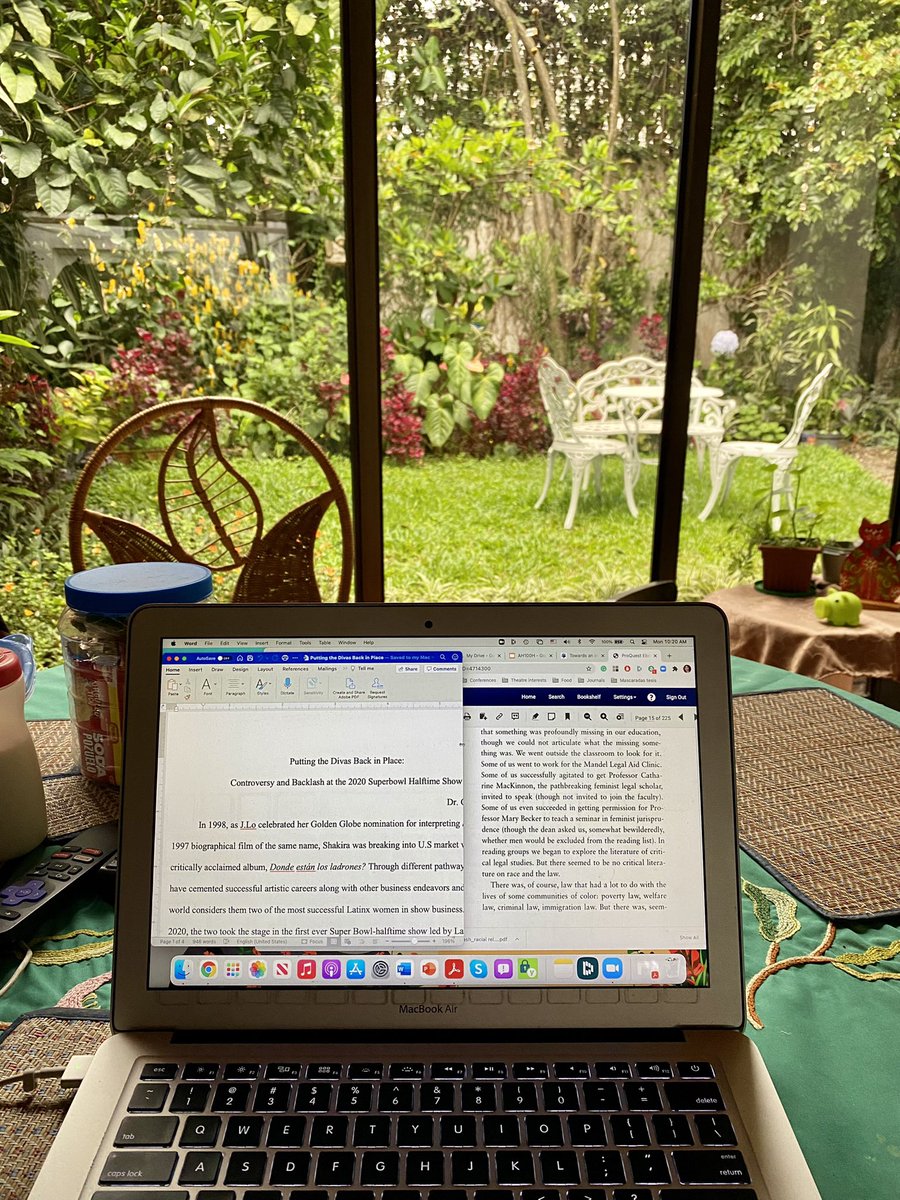 ginasdiaz_phd's tweet photo. Ready for work today 🤓 #homewithmom #CostaRica #puravida https://t.co/INNbUETksk
