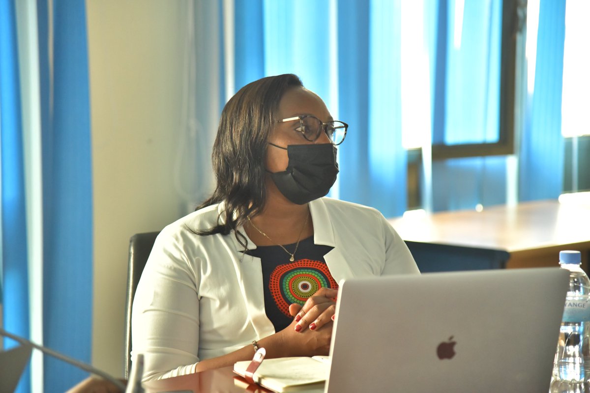 Rwanda_Edu's tweet photo. Today 24/5/2021, MoE together with MoS in charge of Primary &amp; Secondary Education, and MoS in charge of ICT and TVET held a meeting with @RightToPlayIntl Global Director of Country Operations Lydiah Mutimbanyoka and Mary Khozi the new Country Director for @Righttoplayrw. https://t.co/r9av9tmT26