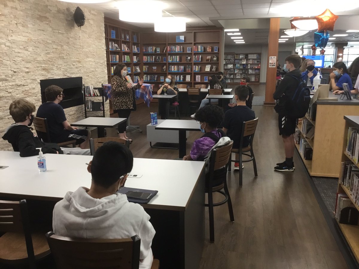 hehslibrary's tweet photo. #hawksread https://t.co/Lucj58TSxe