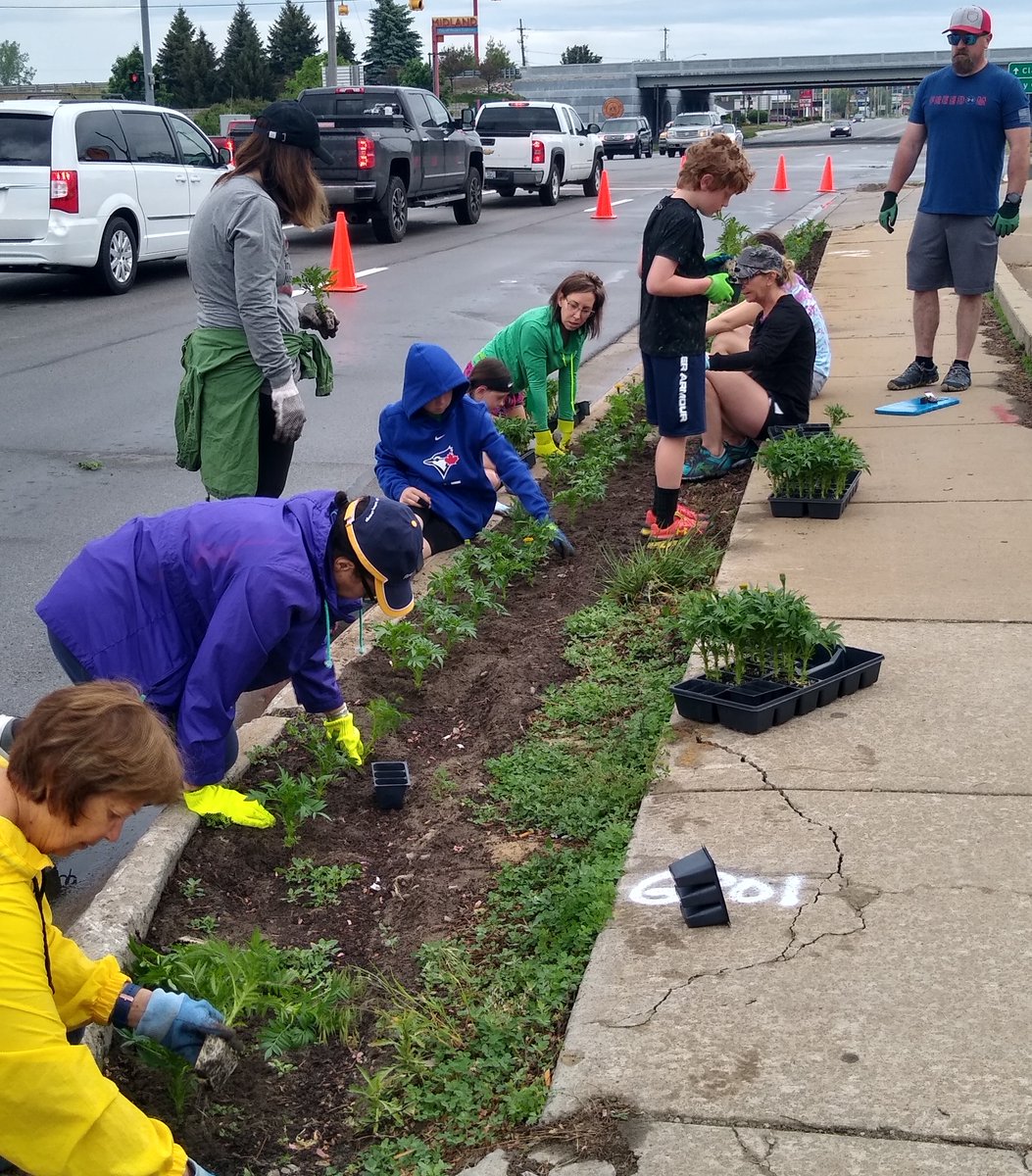 MBAMidland's tweet image. Blooms made its triumphant return over the weekend and it was a resounding success! We can't thank our friends at @corteva &amp;amp; @CityofMidlandMI enough for all their help!