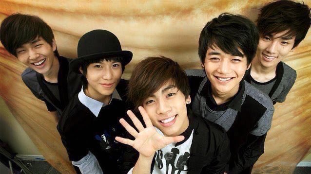 minoutshine's tweet photo. 🎂🎊✨5월 25일 데뷔 13주년 축하해🎂🎊✨ https://t.co/MXbCEoc2lG