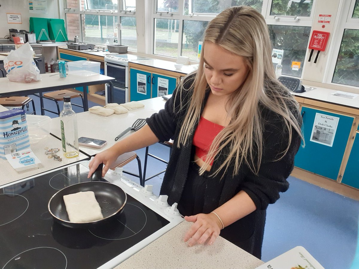 CwlcScience's tweet photo. Year 13 Biology themed (ish) cooking. Yum😋 https://t.co/Blk5uPMsKq