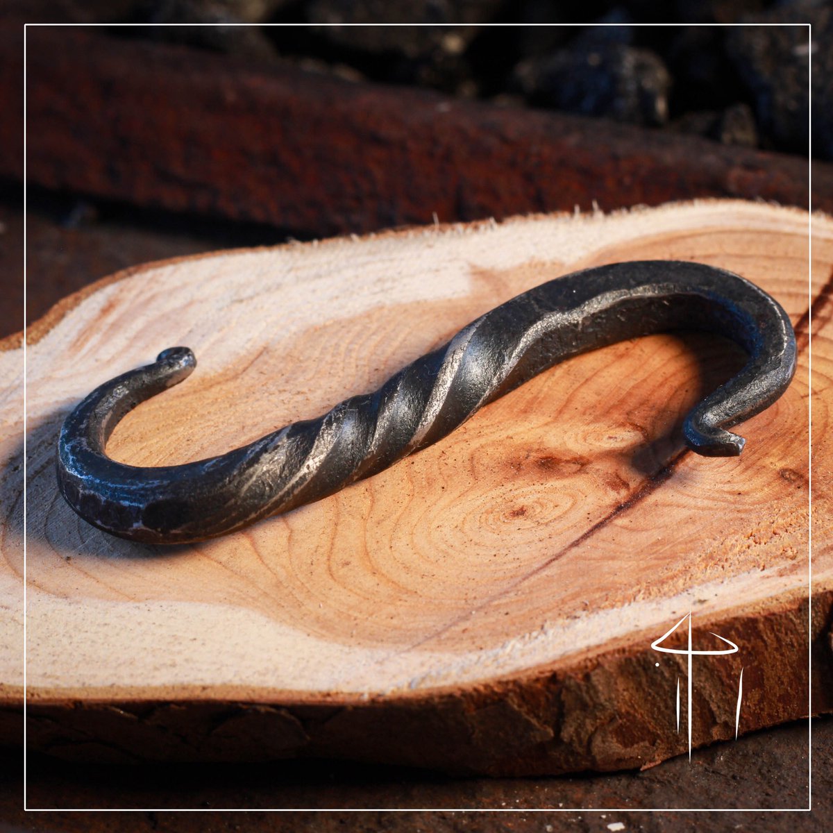 essgar666's tweet photo. This s-hook is also one of the things you can get at https://t.co/pB7oww2Zvp
#hook #forge #blacksmith https://t.co/d2WxBtsoqc