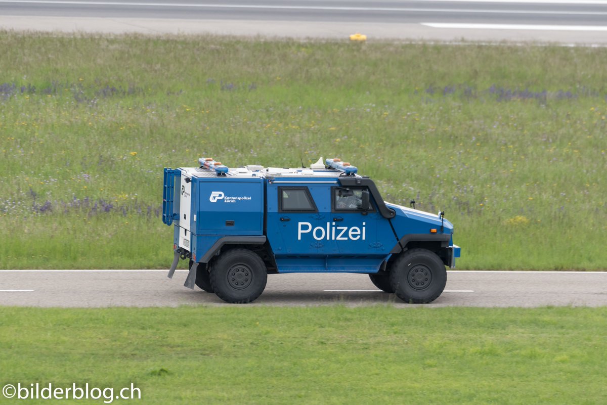 bilderblog's tweet photo. Airside Foto Zürich LSZH, Tour 24.05.2021
#bilderblogch #avpic #aviationpic #avnerd  #aviationpic #avgeek #avgeekspotting #aviation #instagramaviation #aviationphoto #aviationpics #aviationphotographer #aviationphotography 
#flughafenzürich #flughafenzurich #zurichairport https://t.co/ipeXYUwlMk