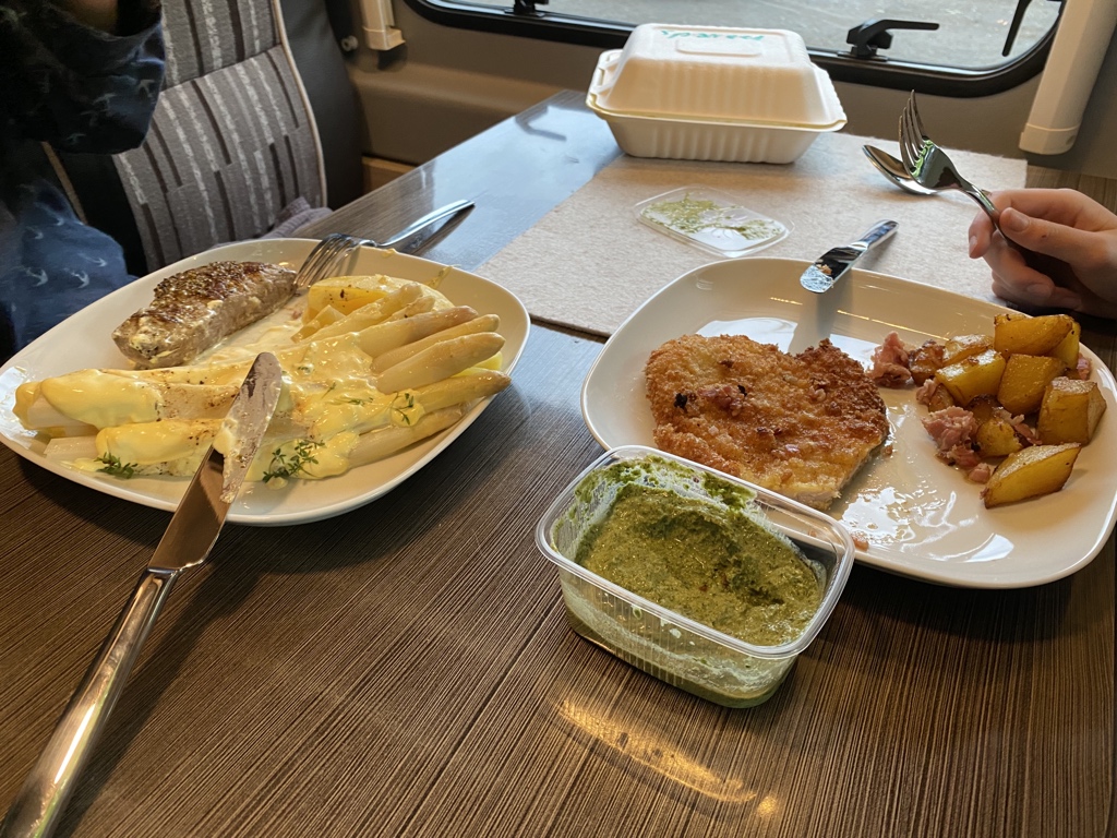 labbefliescher's tweet photo. Klasse #wohnmobildinner bei Liezchen in der Wetterau. #freundlich #Kastenwagen https://t.co/S20T002Z2E