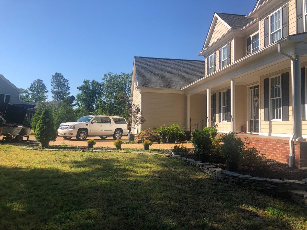 5Brotherslawn's tweet photo. The customer asked to repurpose existing plants but wanted new plants, too.  We installed boxwoods, arborvitae, lantana, lavender, rosemary among others and used black mulch to contrast the lighter stone edging.  What a welcoming look! #5BrothersLawnCare #LandscapeMakeover #Mulch https://t.co/vztxRCCmQw