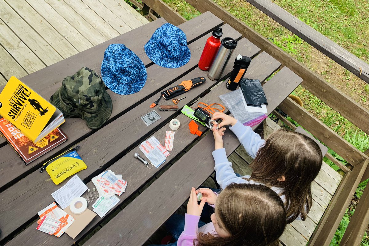 Jeff_J0hnson's tweet image. Today, we practised our first aid skills, discussed our evacuation plan, and compared what I have in my pack when I am running the trails to the store bought medical kit. @scoutscanada @reallesstroud #Great8Challenge #SurvivewithLes #DisasterMaster