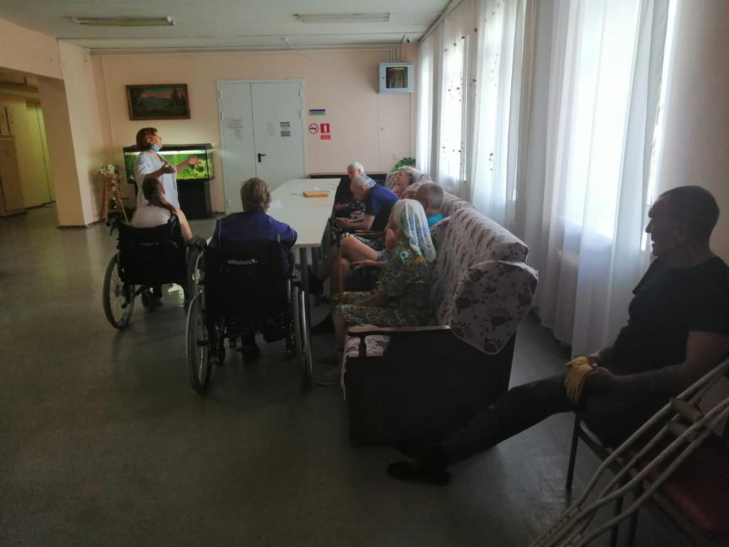 tpvt63's tweet photo. Сегодня наши подопечные совершили путешествие во времени.Мы попробовали писать буквы старославянского алфавита,поговорили о великом вкладе двух святых Кирилла и Мефодия и погрузились в историю русского читателя, начиная со времен Петра 1 и заканчивая 20 веком. https://t.co/E371NHd6gx