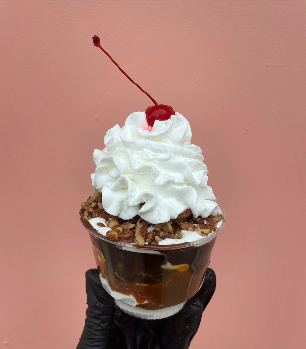 LakesideSwirl's tweet photo. *TURTLE SUNDAE* Come and order our best selling sundae. Vanilla ice cream, creamy hot fudge and caramel, crunchy pecans topped with whip cream and a cherry. This sundae is sure to leave your mouth watering! #turtlesundae #sundae #sundaeswap https://t.co/7t38DHKmE1