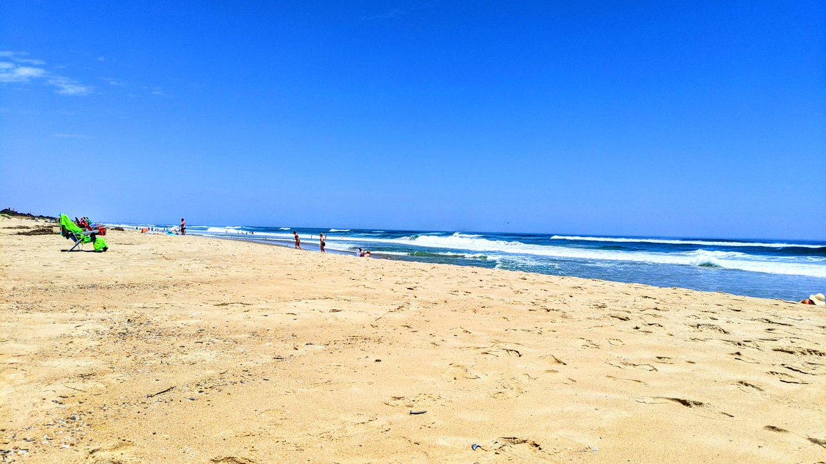 firsthandglobe's tweet photo. Blue skies, sand under my feet, and plenty of wave in the Outer Banks #travellife #obx #nagshead #outerbanks #beach #northcarolina #sand #sun #fun #travel #globetrotting #firsthand #firsthandglobetrotting #bringonthebeach #vacation https://t.co/1vJOCjFl6O