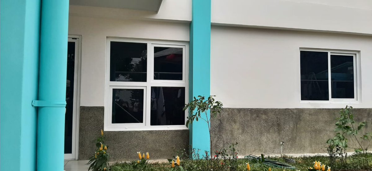 Con inversión de C$ 70 millones se inauguró el área de Consulta Externa del Hospital Manolo Morales, Managua La infraestructura cuenta con 28 consultorios, donde se brindará atención especializada con equipos de alta tecnología como videobroncoscopio, entre otros #DANTOPLOMO19