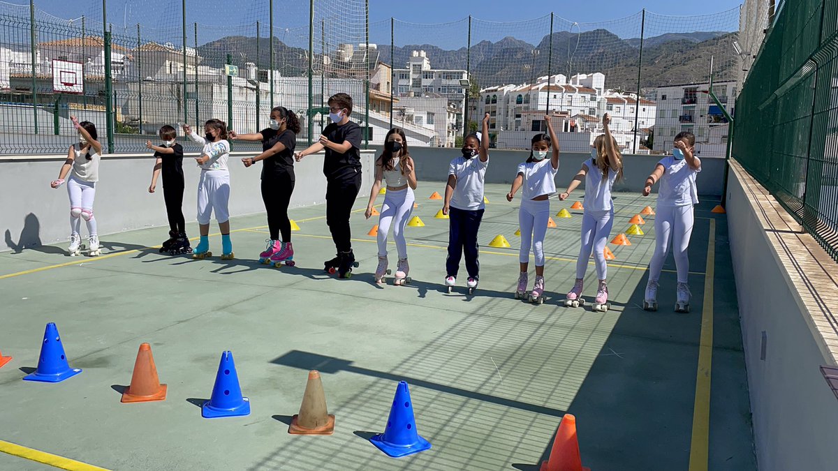 📣 El alumnado #Infantil #Primaria perteneciente a los diferentes grupos de patinaje  🛼 de la @ED_FundacionSMVnos han obsequiado con unos bailes preparados con mucho cariño junto a su monitora María.
Enhorabuena por vuestro trabajo‼️
#ColegiosDiocesanos #DeCorazón💚 #PorYParaTi