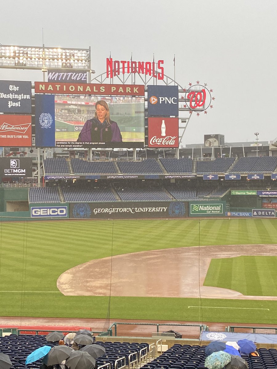 GeorgetownSCS's tweet image. YOU GRADUATED, SCS HOYAS! 🎓💙🎉