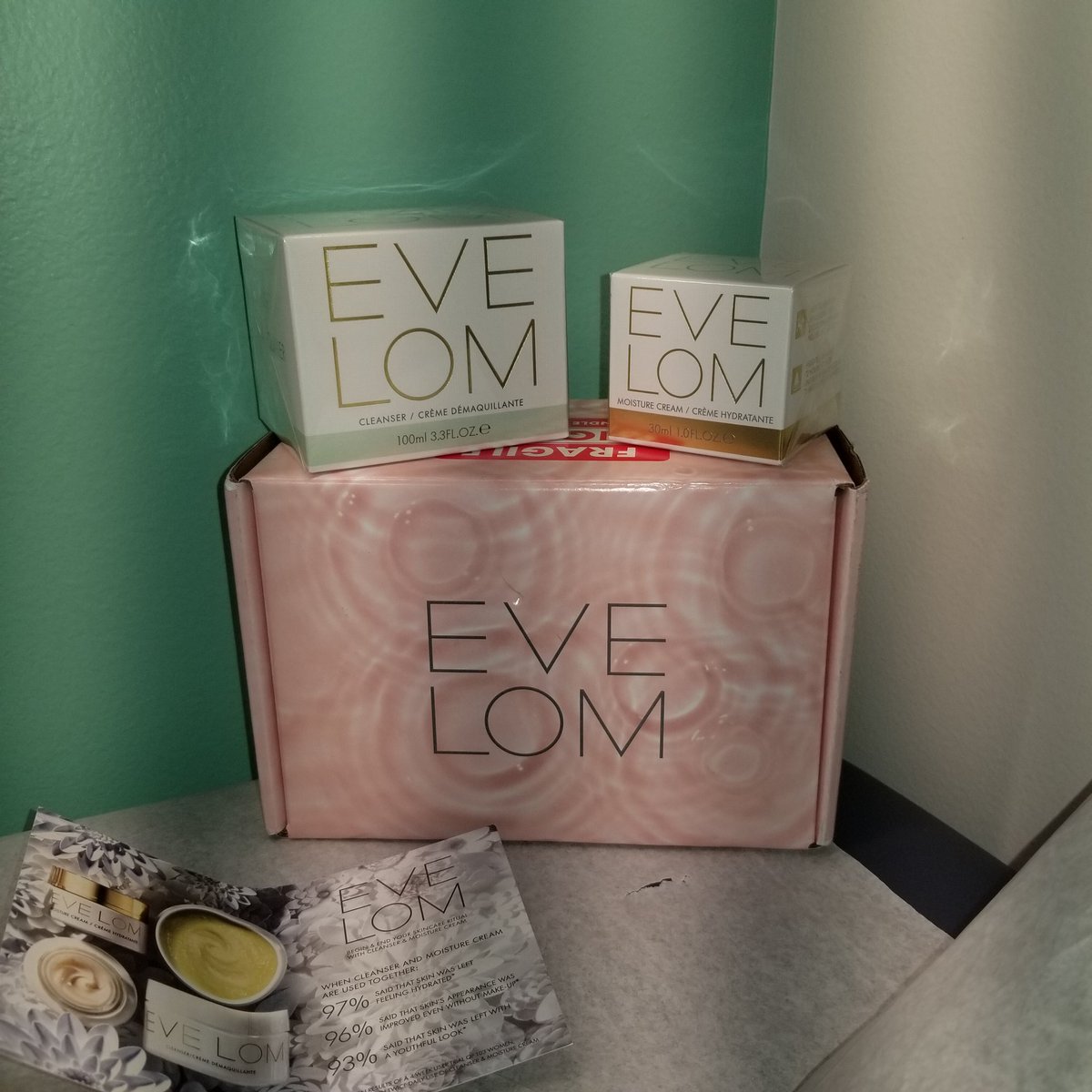 I Reived these complements of @Influenster for review/ testing purposes. #cleansewithevelom #complimentary @Influenster @evelom  #skincare #skincareproducts #skincareoftheday