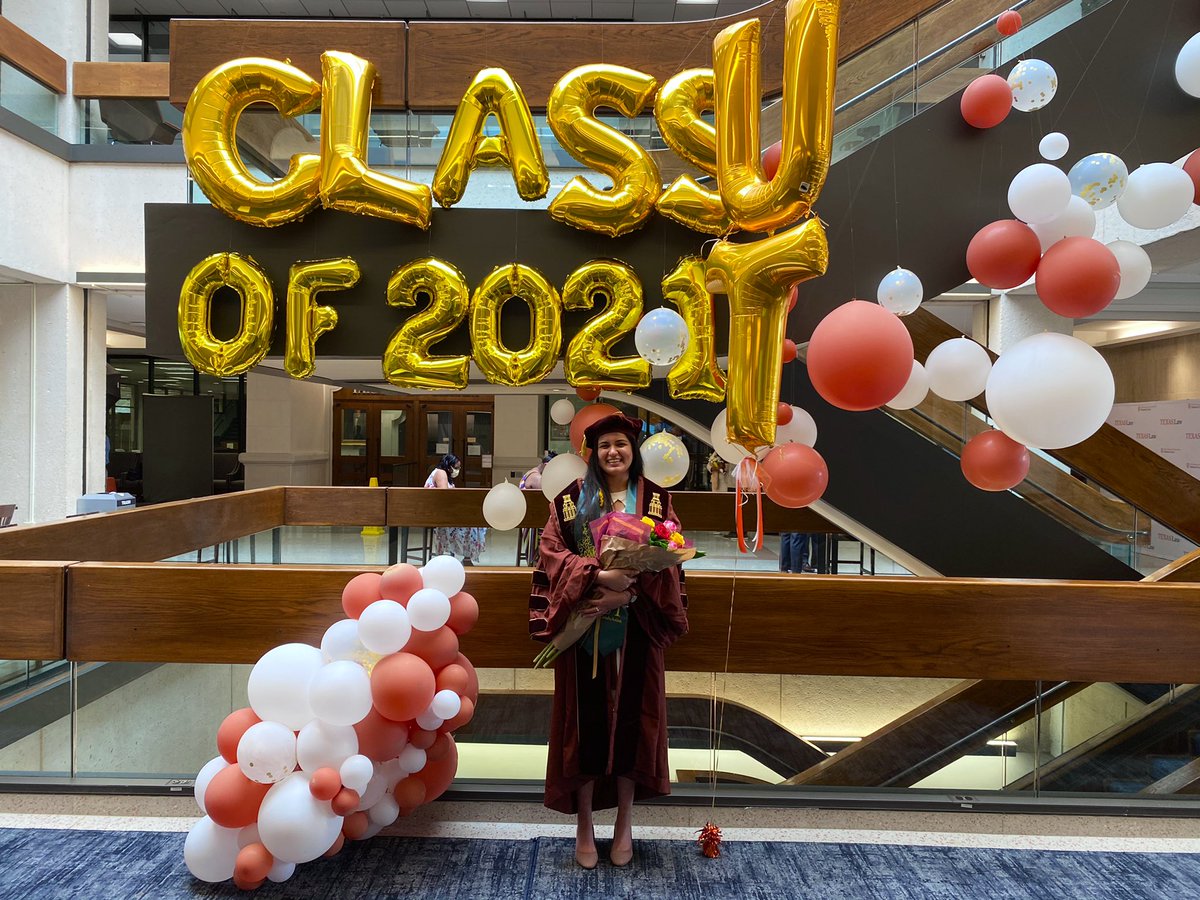 cactiowner's tweet photo. I GRADUATED LAW SCHOOL!!!!! 🎉 https://t.co/CeLZ4ZMOSR