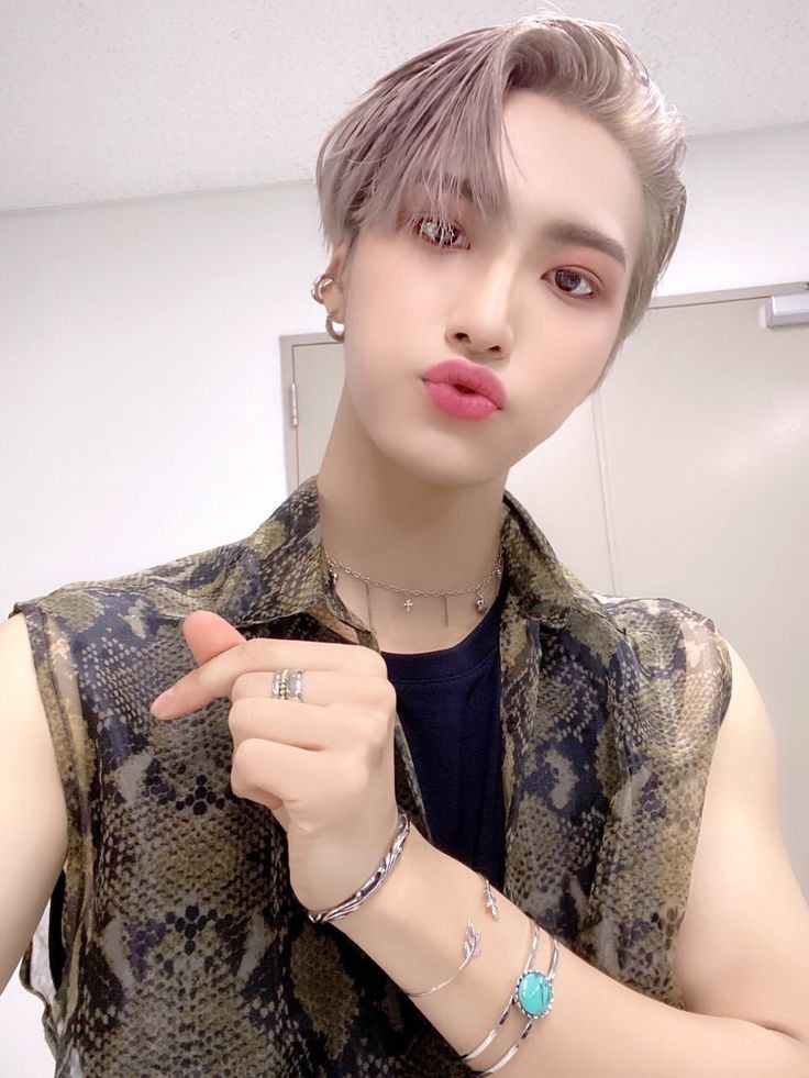 DiarioHongjoong's tweet photo. 🔔» Interação Social
#MIST_CLASS
Hoje é dia de ajudar o ATEEZ nos gráficos de popularidade.
Comentem aqui utilizando as tags #ATEEZ , #에이티즈 , #エイティーズ e marcando o @ATEEZofficial
⏰ : 19:00 às 21:00 BRT
-Berry🍓 https://t.co/zFtenus0E7