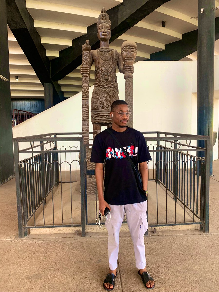 Mayowathefirst's tweet photo. i went to OAU today and i branched to say hi to Oduduwa 🙌🏽🙈 https://t.co/ozOAbt0s70