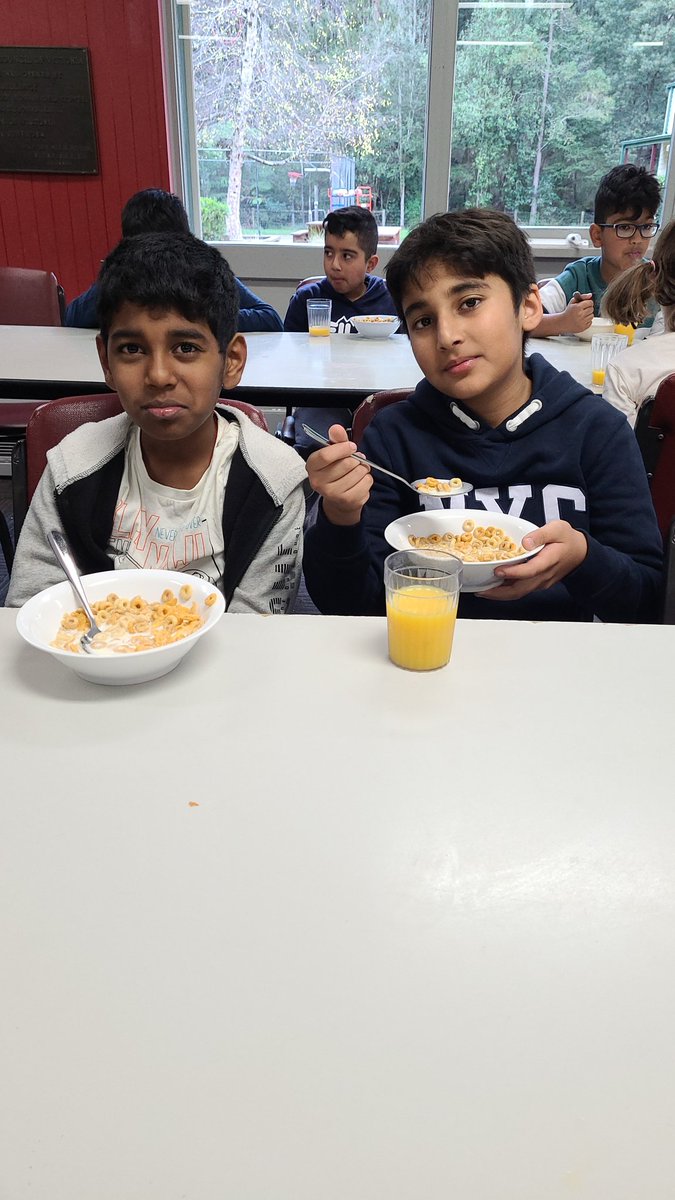 Miss_Shabo's tweet photo. Breakfast time! 🧇🧃@AitkenCreekPS https://t.co/Z4YnELT4av