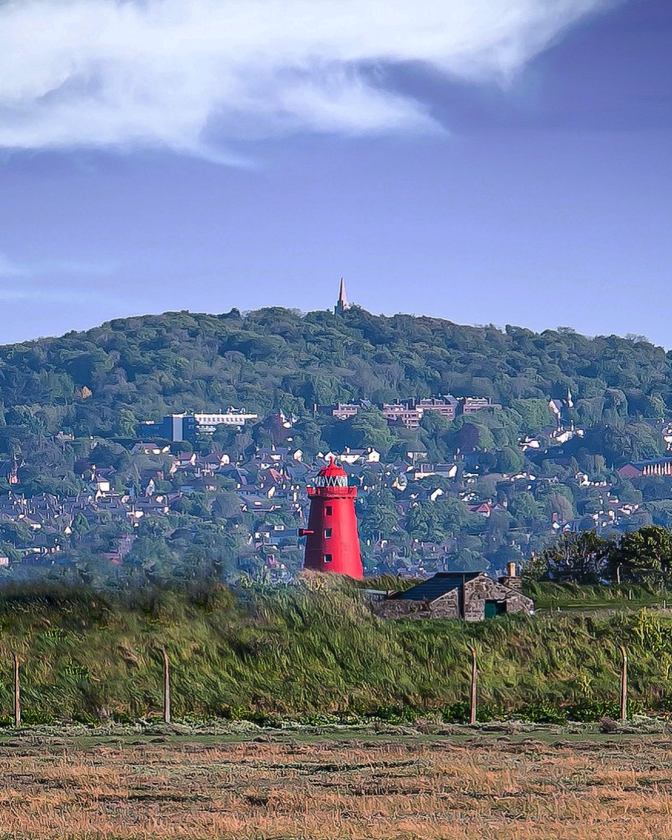 tomohartford's tweet photo. The Poolbeg &amp; the Obelisk 

#dublin #lovindublin #visitdublin https://t.co/aTf0PuJ0R9
