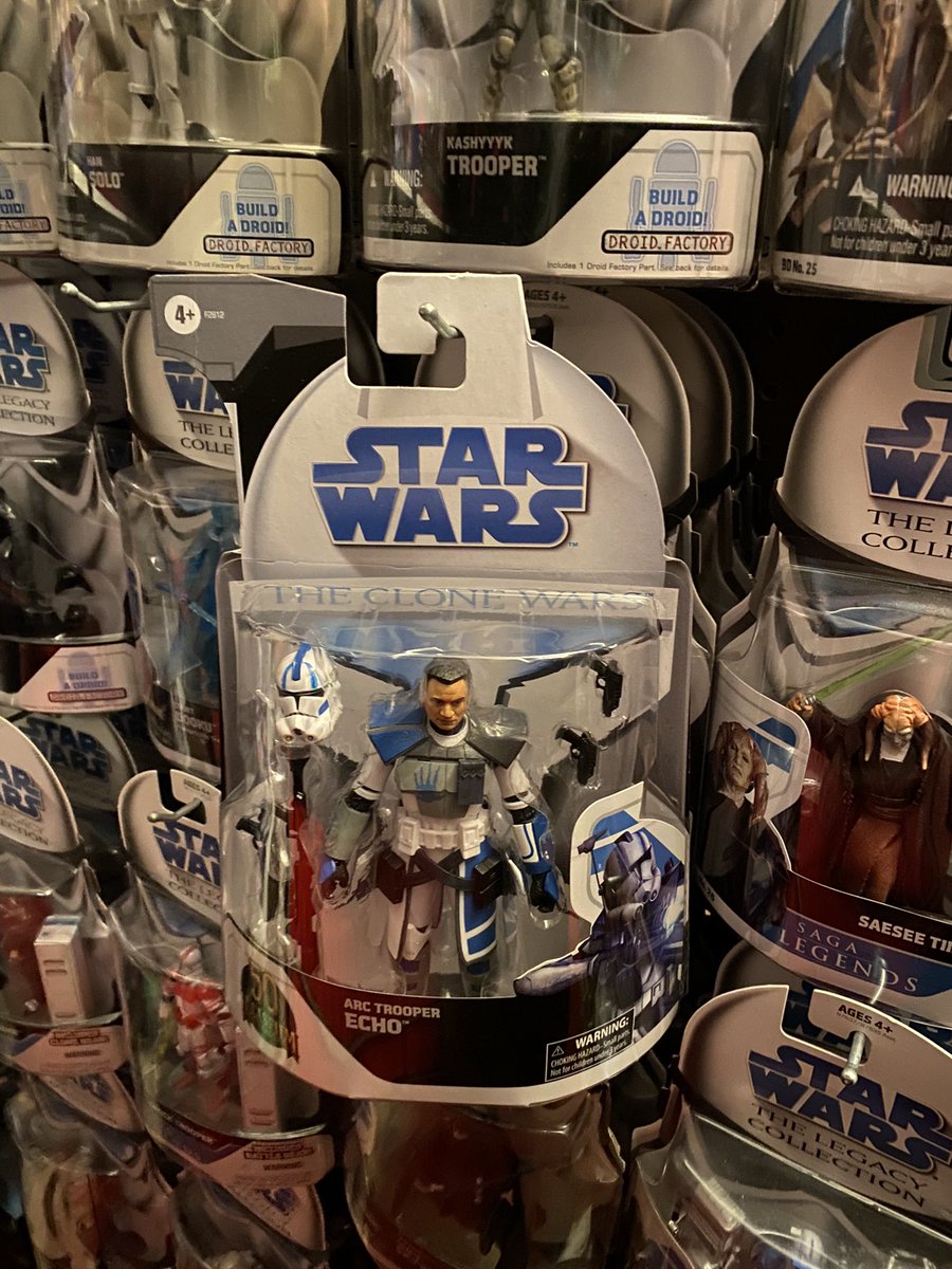 Scruffylookin87's tweet photo. One down.. the other 3 are on their way, fingers crossed @target ships them good 😂#StarWars #theblackseries #TheCloneWars #Hasbro #toyhunter https://t.co/FpU1k0yb4S